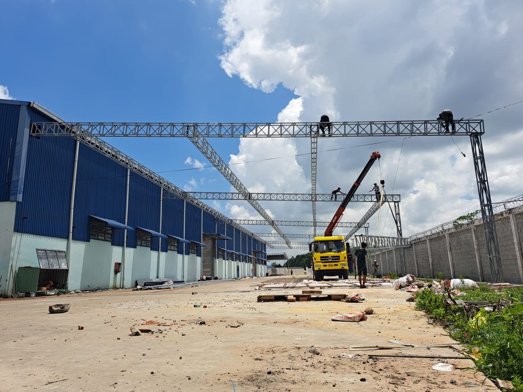 Thi công mái bạt xếp nhà xưởng