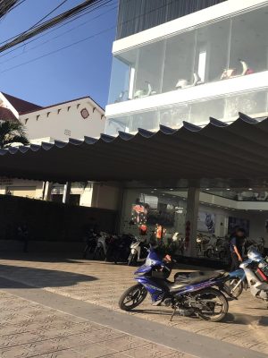 Bạt mái xếp che nhà để xe che nắng mưa ngoài trời