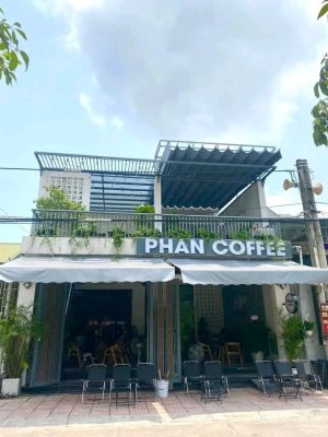 Bạt xếp lượn sóng che quán cafe