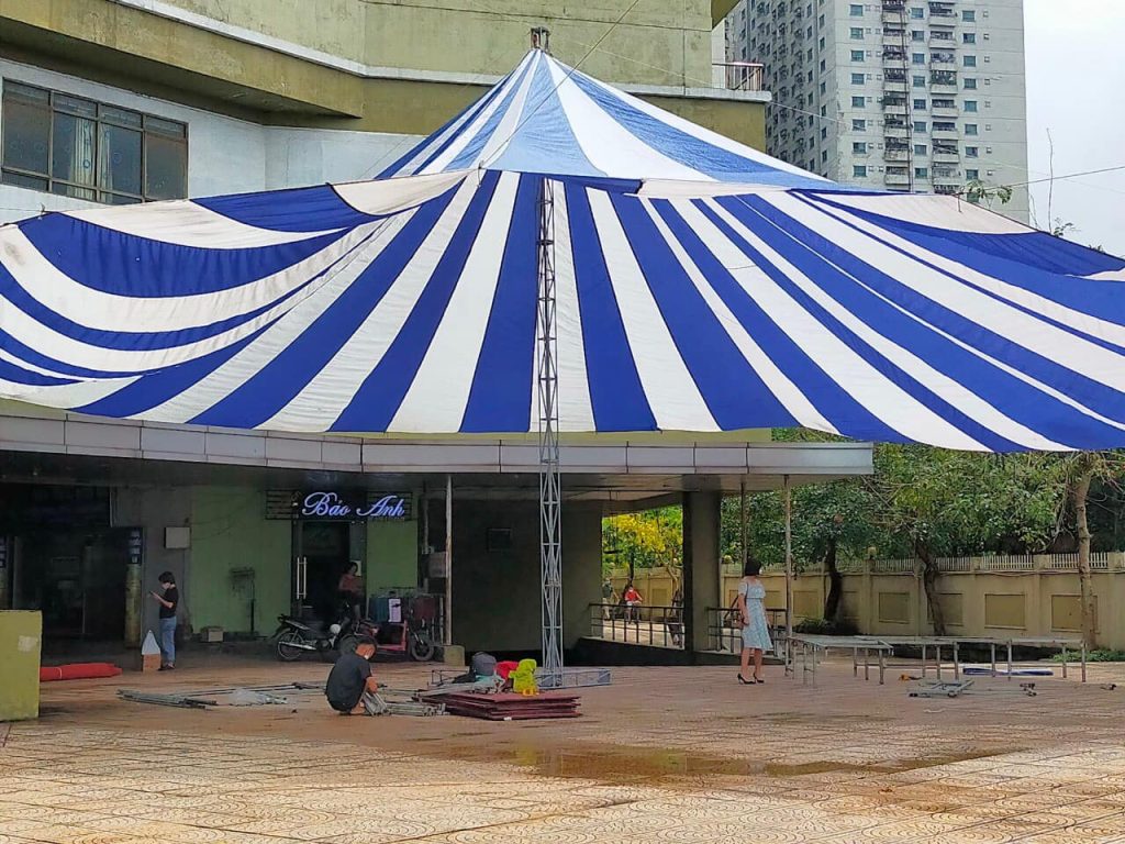 Bạt dù tròn che nắng sự kiện sân trường đk 18m