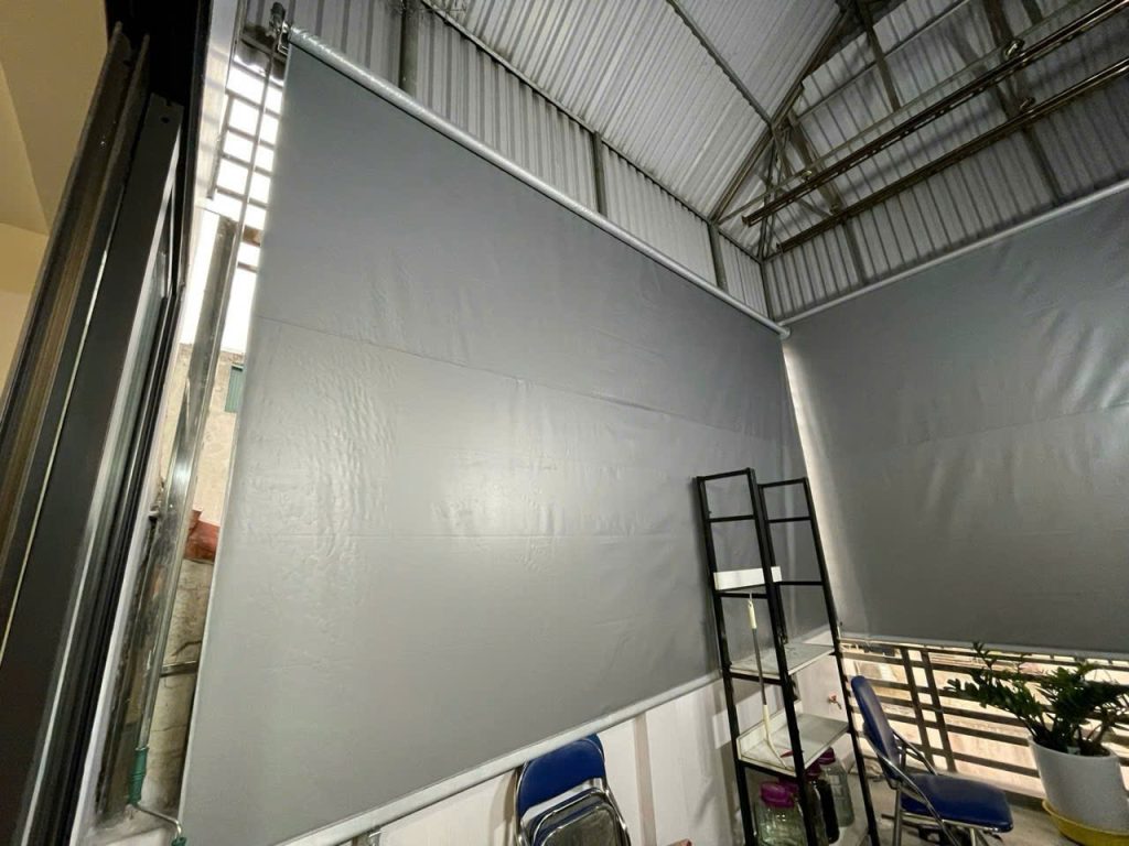 Bạt cuốn tay quay che nắng ngoài trời