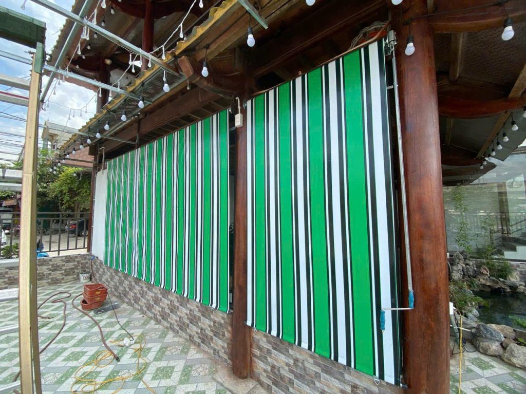 Bạt che nắng mưa tự cuốn Bạt che nắng mưa tự cuốn