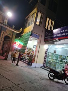 Bạt cuốn kéo thả che nắng mưa