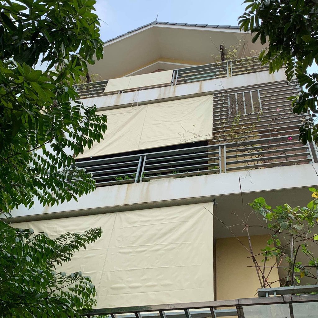 Bạt che nắng mưa tự cuốn