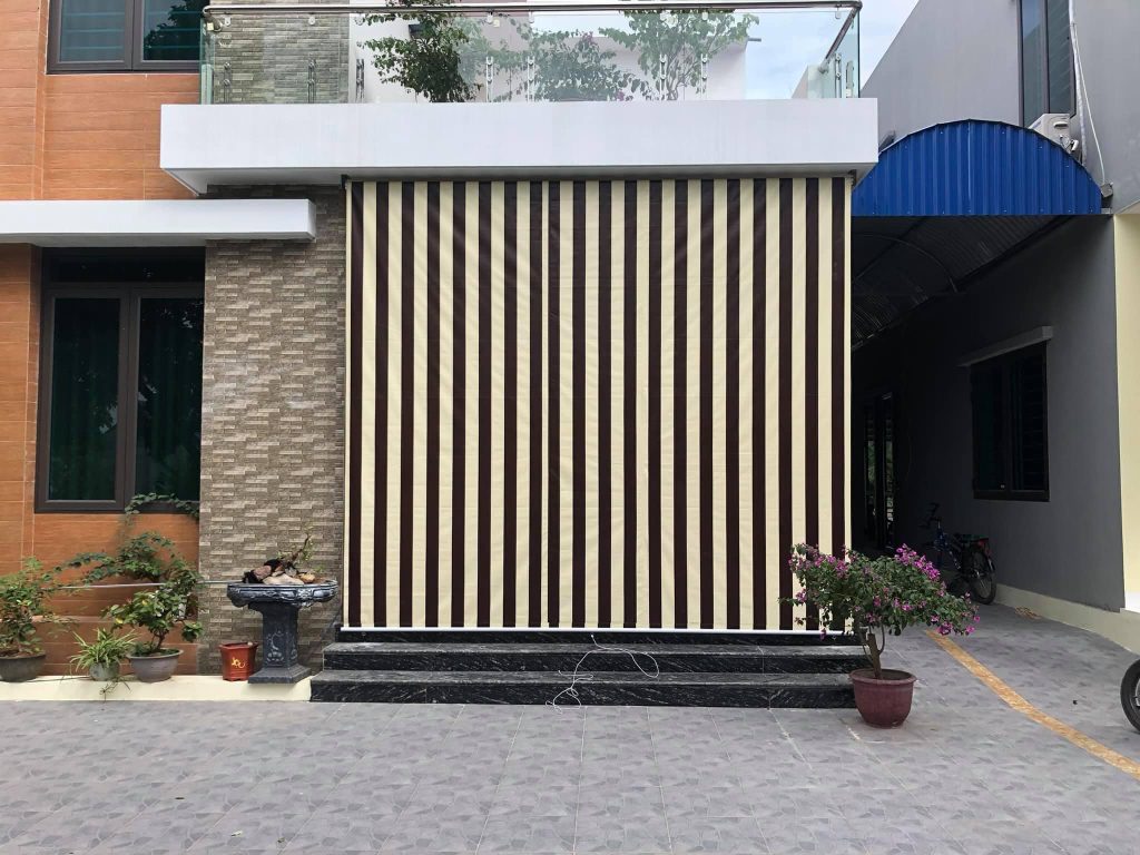 Bạt che nắng mưa tự cuốn