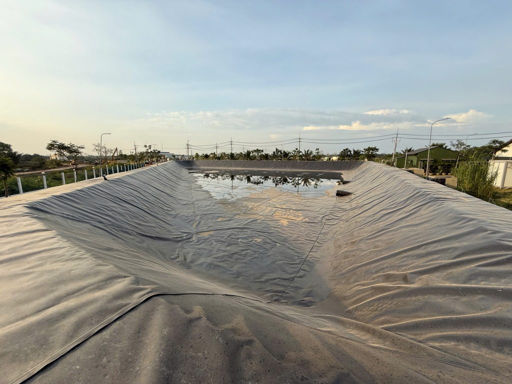 Bạt nhựa HDPE lót ao hồ nuôi tôm Bạt nhựa HDPE lót ao hồ nuôi tôm