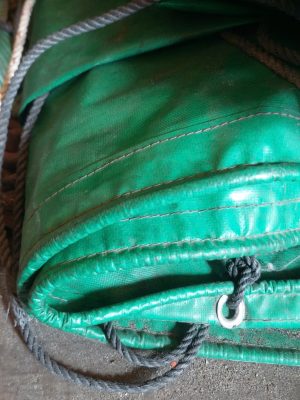 Bạt nhựa PVC may viền đóng khoen