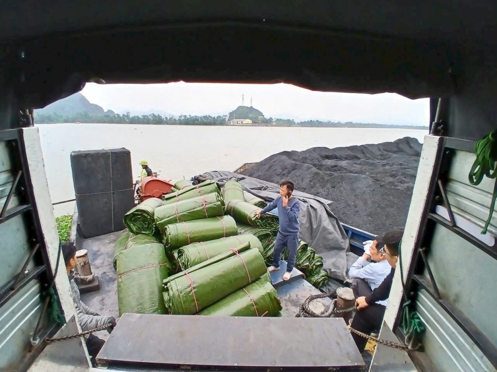 Bạt che tàu thuyền, sà lan che nắng mưa ngoài trời