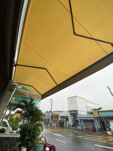 Bạt cuốn tay quay mái hiên