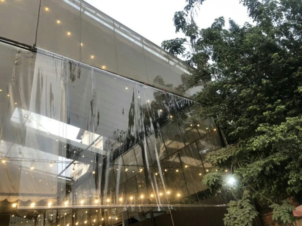 Bạt che mưa trong suốt che nắng mưa