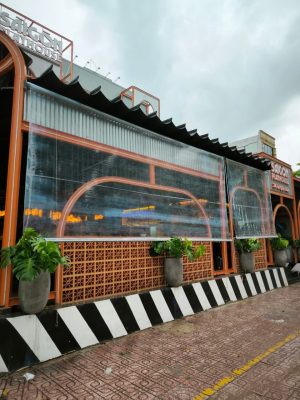 Bạt che mưa trong suốt che nắng mưa tư cuốn