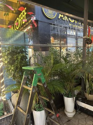 Bạt che mưa trong suốt che nắng mưa tư cuốn