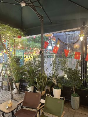 Bạt che mưa trong suốt che nắng mưa tư cuốn