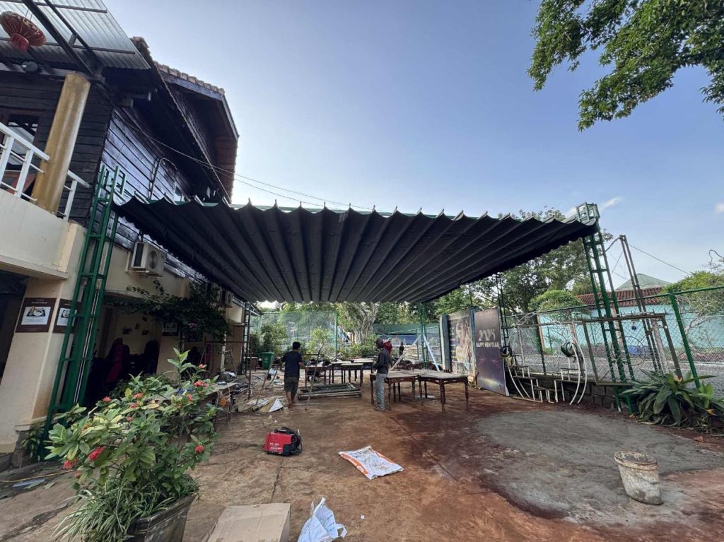 Bạt kéo mái xếp che nhà để xe