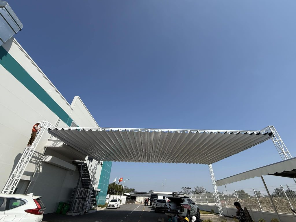 Mái xếp bạt kéo che nhà để xe