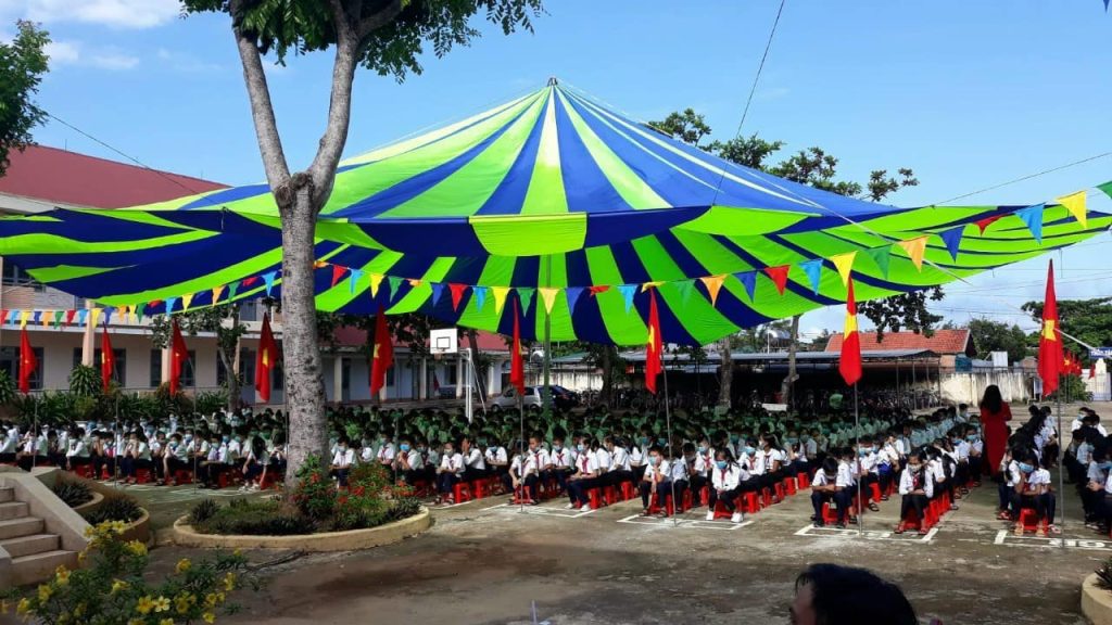 Bạt dù tròn che nắng sự kiện sân trường học Bạt dù tròn che nắng sự kiện sân trường học