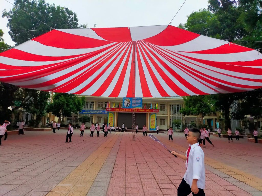 Dù che sân trường đk 18m