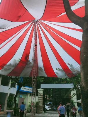 Bạt dù tròn che nắng sự kiện sân trường đk 22m