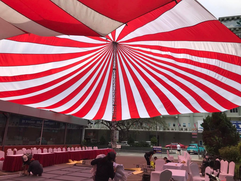Bạt dù tròn che nắng sự kiện sân trường đk 18m