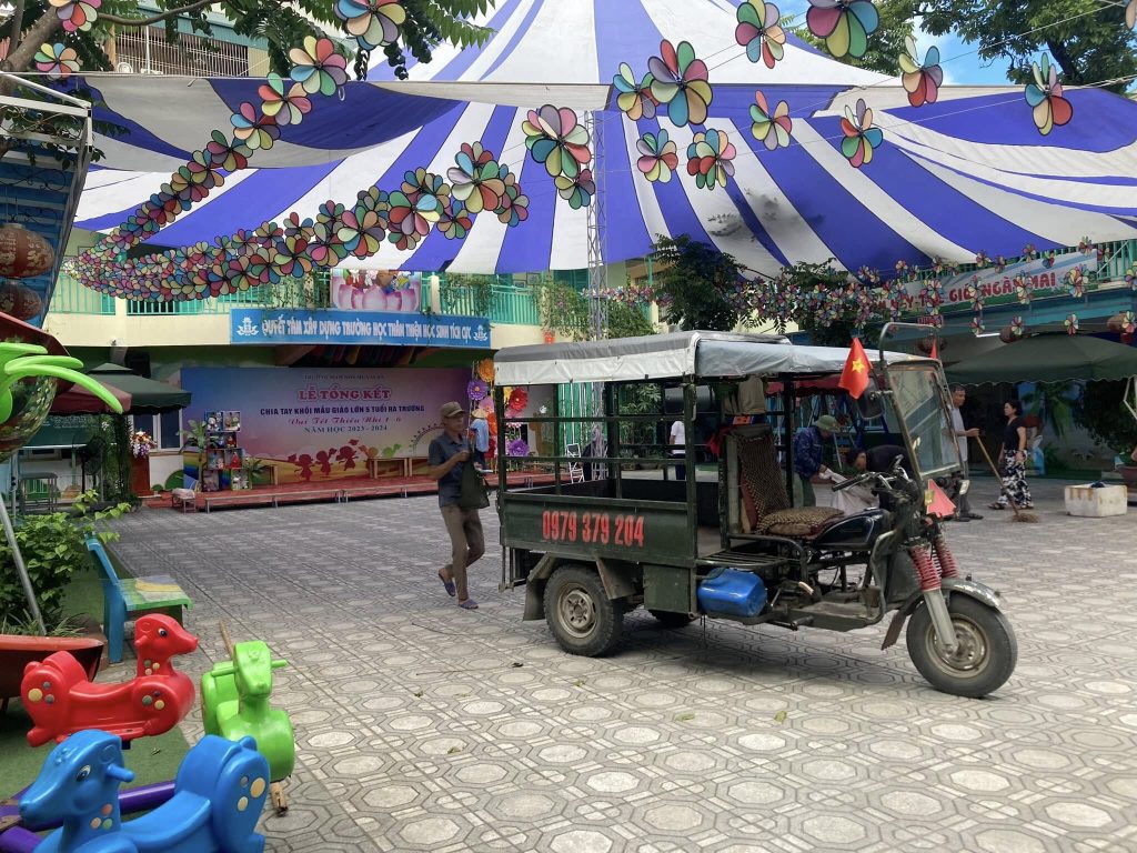 Dù che sân trường học đường kính 18m