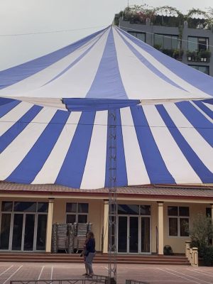 Dù che sân trường đường kính 12m