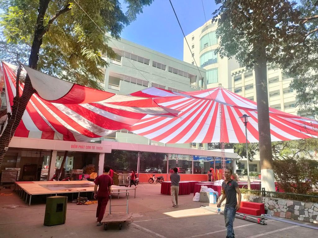 Bạt dù tròn che sân trường đường kính 12m