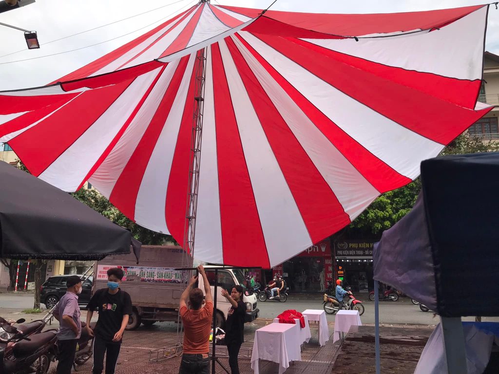 Dù tròn sự kiện đk 12m che nắng sân trường học