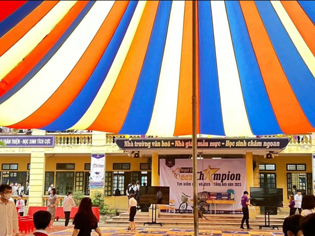 Ứng dụng vải bạt dù che nắng làm dù che sự kiện