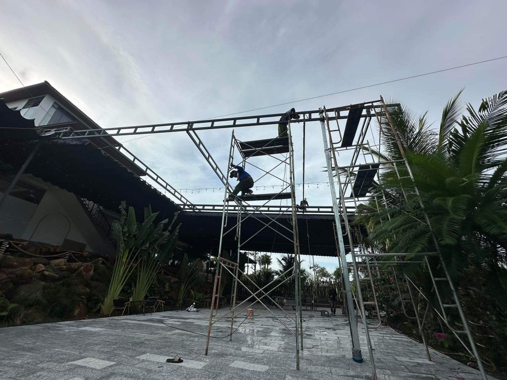 Bạt kéo mái xếp che nhà để xe