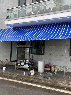 Bạt cuốn mái hiên che nắng mưa