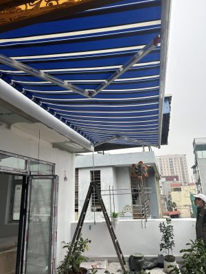 Bạt cuốn mái hiên che nắng mưa