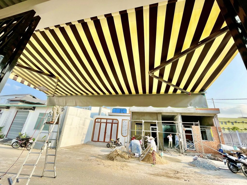 Mái hiên di động tay quay