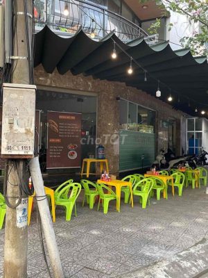 Bạt xếp lượn sóng che quán cafe