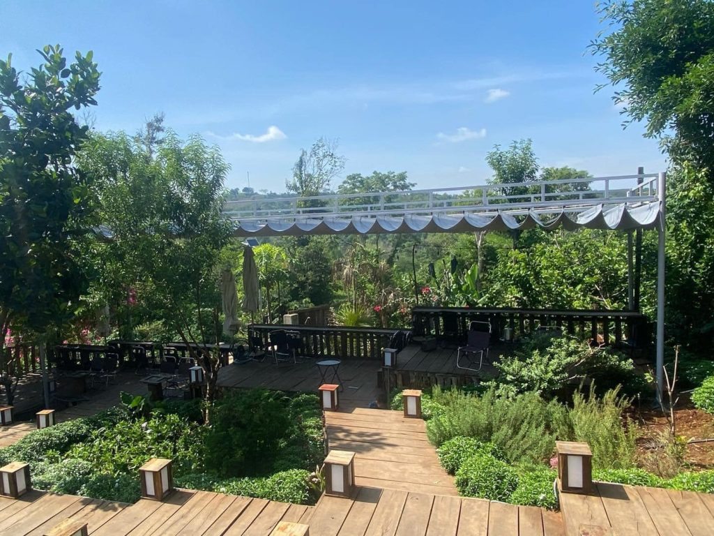 Bạt che nắng mưa sân vườn ngoài trời