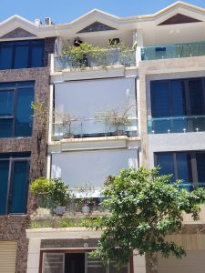 Mành bạt mái thả tự cuốn ban công